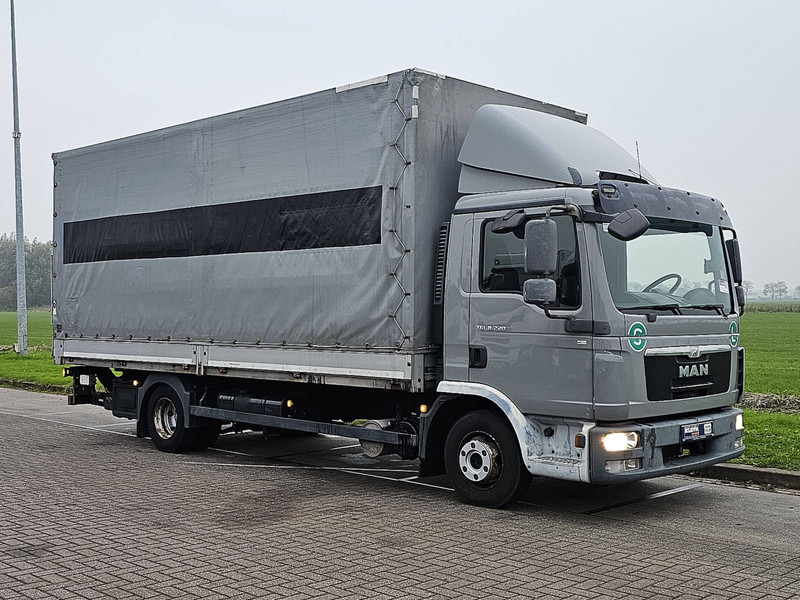MAN 8.220 TGL MANUAL LIFT AIRCO - Curtainsider truck: picture 5 MAN 8.220 TGL MANUAL LIFT AIRCO - Curtainsider truck: picture 5