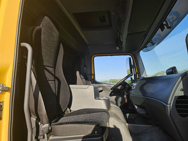 Refrigerator truck Mercedes-Benz ATEGO 824 CARRIER AIRCO LIFT: picture 7 Refrigerator truck Mercedes-Benz ATEGO 824 CARRIER AIRCO LIFT: picture 7