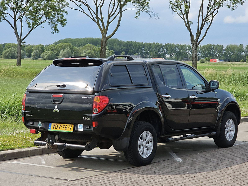 Mitsubishi L200 2.5 clima 4X4 RHD - Pickup truck: picture 3 Mitsubishi L200 2.5 clima 4X4 RHD - Pickup truck: picture 3