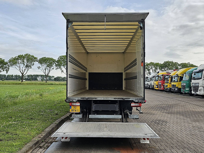 Box truck Renault D 210 11.9T AIRCO TAILLIFT: picture 14 Box truck Renault D 210 11.9T AIRCO TAILLIFT: picture 14