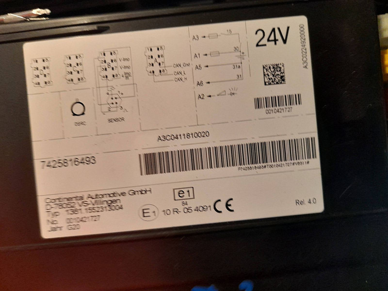 Box truck Renault D 210 11.9T AIRCO TAILLIFT: picture 15 Box truck Renault D 210 11.9T AIRCO TAILLIFT: picture 15