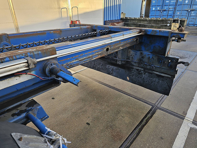 Container transporter/ Swap body semi-trailer Renders ROC 16.27CC: picture 12