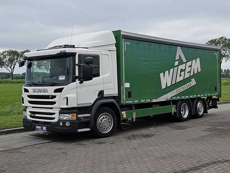 Scania P320 - Curtainsider truck: picture 2 Scania P320 - Curtainsider truck: picture 2