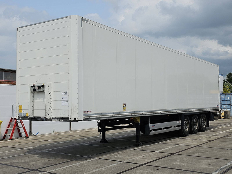 Schmitz Cargobull SCB*S3B - Closed box semi-trailer: picture 1 Schmitz Cargobull SCB*S3B - Closed box semi-trailer: picture 1