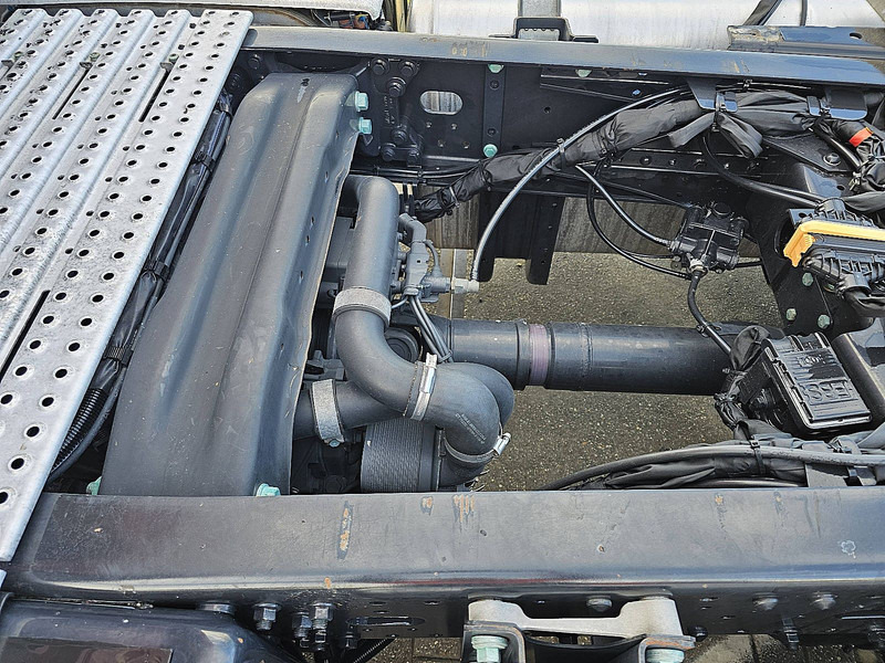 Tractor unit MAN 18.470 TGX GX RETARDER 2X TANK: picture 17