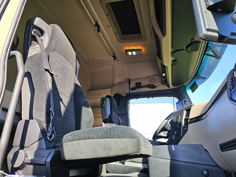 Tractor unit Mercedes-Benz ACTROS 1846 4X4 HAD PTO+HYDR.: picture 7 Tractor unit Mercedes-Benz ACTROS 1846 4X4 HAD PTO+HYDR.: picture 7