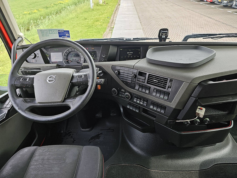 Tractor unit Volvo FH 460: picture 8