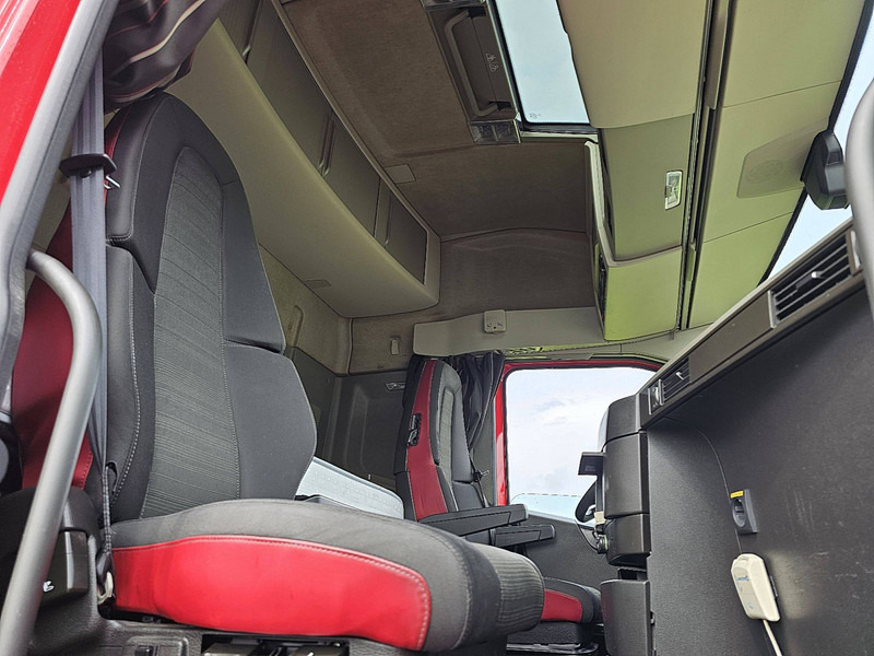 Tractor unit Volvo FH 460: picture 7
