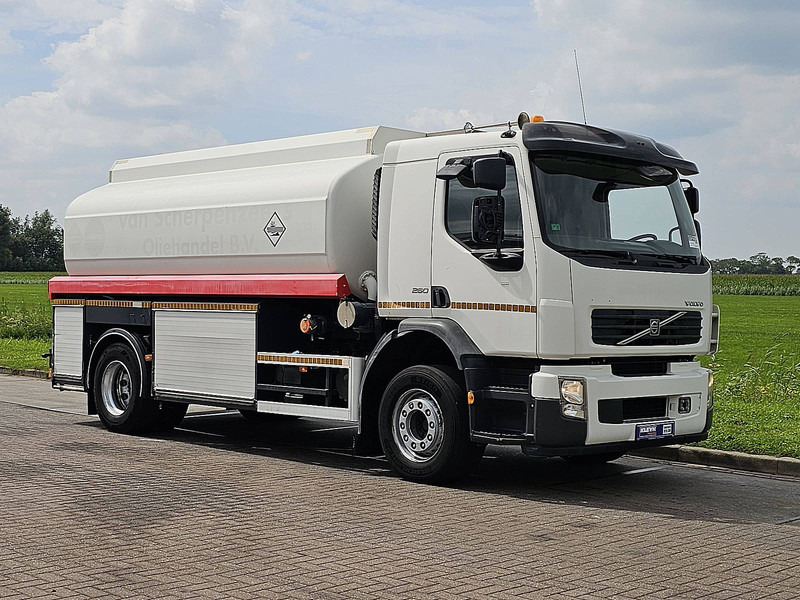 Volvo FE 260.18 - Tank truck: picture 5 Volvo FE 260.18 - Tank truck: picture 5