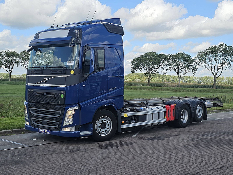 Volvo FH 540 - Container transporter/ Swap body truck: picture 2 Volvo FH 540 - Container transporter/ Swap body truck: picture 2