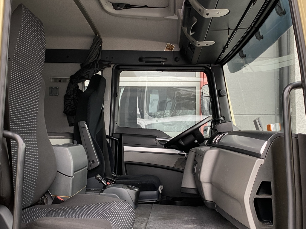 MAN TGL 8.220 Euro6 Klimaaut. NAVI AHK el.Seilwinde leasing MAN TGL 8.220 Euro6 Klimaaut. NAVI AHK el.Seilwinde: picture 11