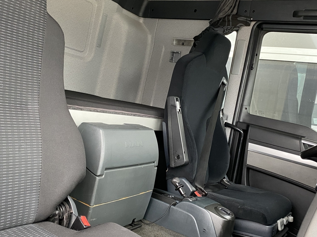 MAN TGL 8.220 Euro6 Klimaaut. NAVI AHK el.Seilwinde leasing MAN TGL 8.220 Euro6 Klimaaut. NAVI AHK el.Seilwinde: picture 12