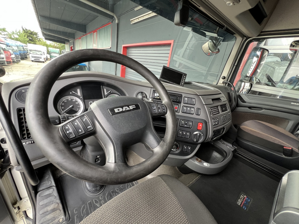 Tractor unit Daf XF 510 4x4 Hydrodrive Orig.479`Km Alu Retarder: picture 12 Tractor unit Daf XF 510 4x4 Hydrodrive Orig.479`Km Alu Retarder: picture 12