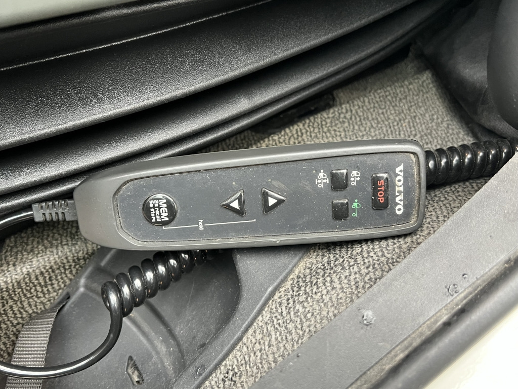 Volvo FL 260 7,2m LBW Klima Tempomat AHK Orig. 125'km - Curtainsider truck: picture 5 Volvo FL 260 7,2m LBW Klima Tempomat AHK Orig. 125'km - Curtainsider truck: picture 5