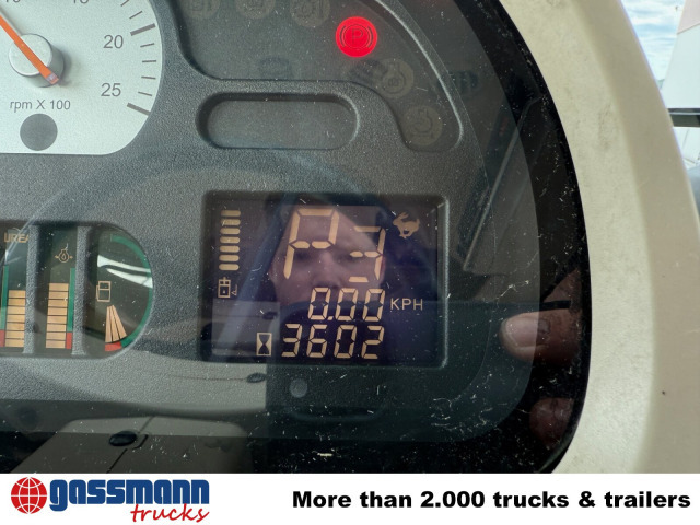 MF 8690 Dyna-VT - Construction machinery: picture 5 MF 8690 Dyna-VT - Construction machinery: picture 5