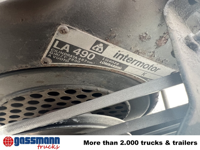 Hako V 490 mit Schneeschild und Ketten - Municipal tractor: picture 4 Hako V 490 mit Schneeschild und Ketten - Municipal tractor: picture 4