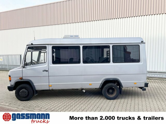 Mercedes-Benz 711 D-KA 4x2, Standklima, 11-Sitze, 2 x on stock - Box truck: picture 2 Mercedes-Benz 711 D-KA 4x2, Standklima, 11-Sitze, 2 x on stock - Box truck: picture 2