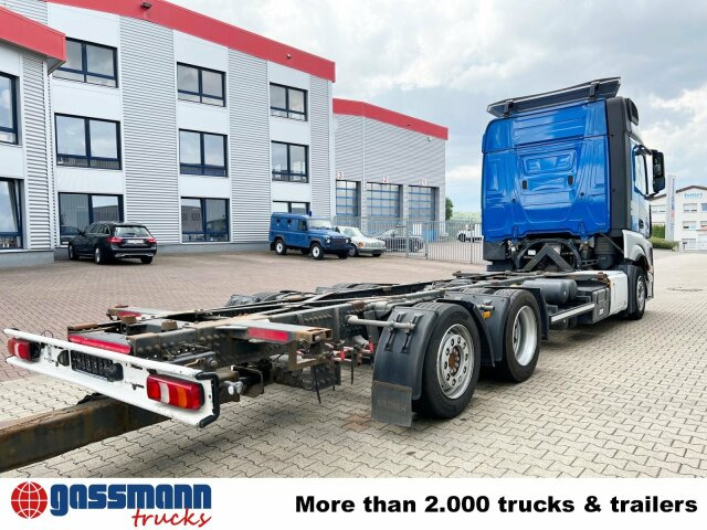 Container transporter/ Swap body truck Mercedes-Benz Actros 2542/48 L/nR 6x2, Retarder, Standklima,: picture 11 Container transporter/ Swap body truck Mercedes-Benz Actros 2542/48 L/nR 6x2, Retarder, Standklima,: picture 11