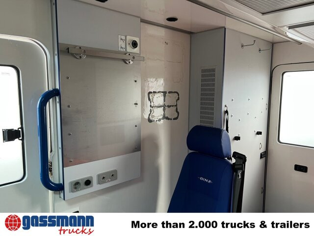 Mercedes-Benz Sprinter 313 CDI 4x2, Rettungswagen - Panel van: picture 4 Mercedes-Benz Sprinter 313 CDI 4x2, Rettungswagen - Panel van: picture 4