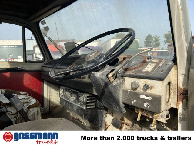 Saurer V5 4x2 - Cab chassis truck: picture 4 Saurer V5 4x2 - Cab chassis truck: picture 4