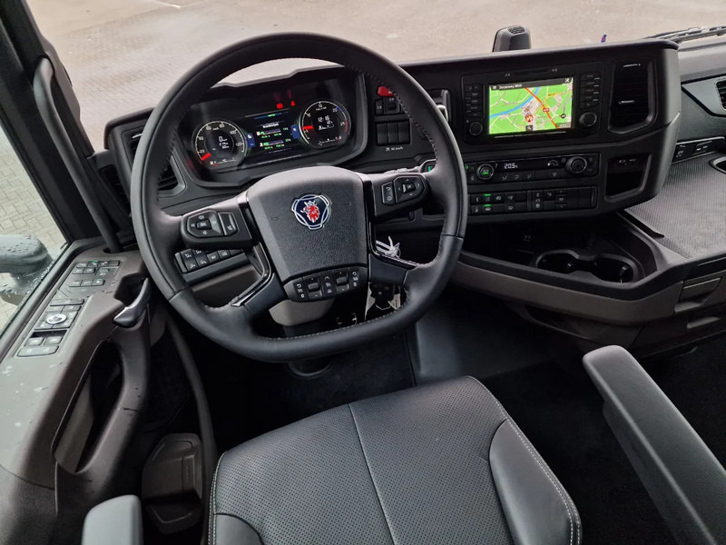 New Tractor unit Scania 660S V8 NGS Highline 6x2/4 - New - Old dashboard - Full spec - Retarder - Night clima - Led - Leather - Navi: picture 10
