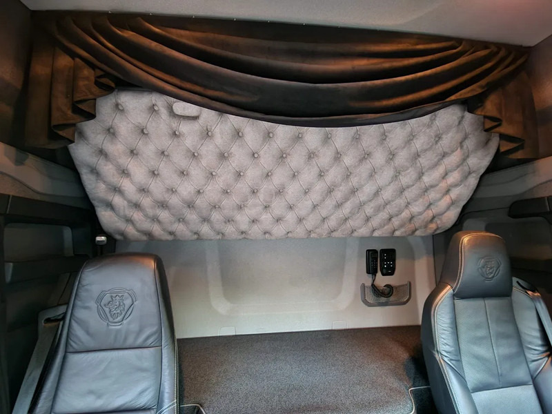 Tractor unit Scania R560 Highline 6x2 - BUFFL - Retarder - Full air - 3.15 WB - Leather: picture 17