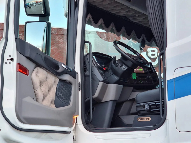Tractor unit Scania R560 Highline 6x2 - BUFFL - Retarder - Full air - 3.15 WB - Leather: picture 8
