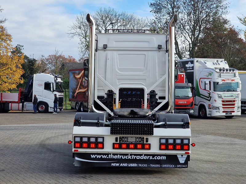 Scania T580 V8 Tuft Torpedo V8 - Custom exterior - Retarder - Full air - Show truck - Stack exhaust leasing Scania T580 V8 Tuft Torpedo V8 - Custom exterior - Retarder - Full air - Show truck - Stack exhaust: picture 7