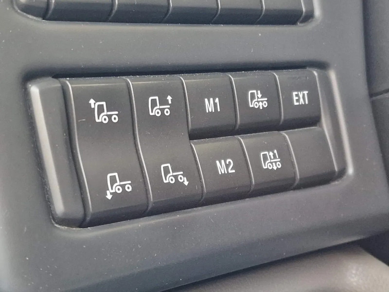 Scania T580 V8 Tuft Torpedo V8 - Custom exterior - Retarder - Full air - Show truck - Stack exhaust leasing Scania T580 V8 Tuft Torpedo V8 - Custom exterior - Retarder - Full air - Show truck - Stack exhaust: picture 16