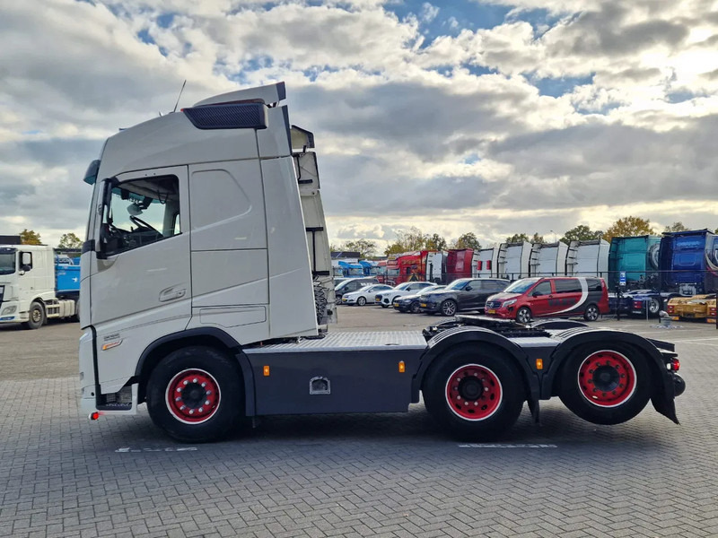 Volvo FH 13.500 Globetrotter 6x2 - I Save - 3.00 WB - PTO/Hydraulic - Full air - Custom interior - Tractor unit: picture 4 Volvo FH 13.500 Globetrotter 6x2 - I Save - 3.00 WB - PTO/Hydraulic - Full air - Custom interior - Tractor unit: picture 4