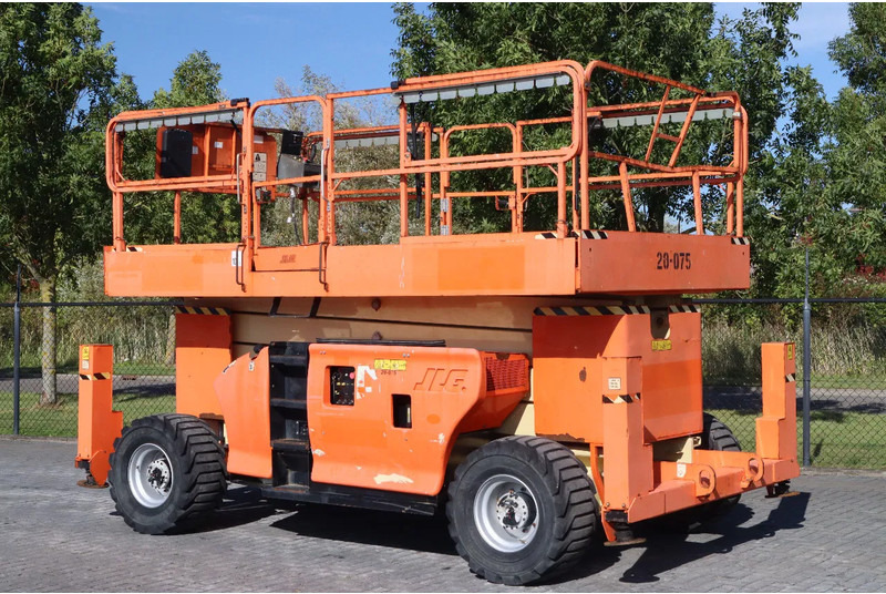 JLG 4394 RT MEGA DECK | 15 METER | 680 KG - Scissor lift: picture 3 JLG 4394 RT MEGA DECK | 15 METER | 680 KG - Scissor lift: picture 3