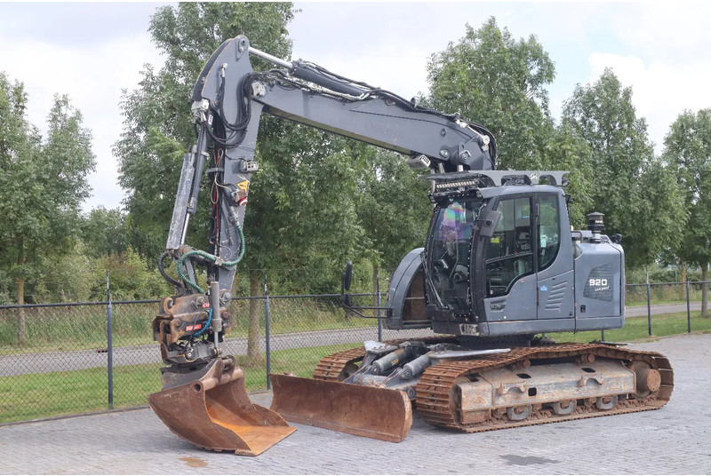 Liebherr R920 K LC COMPACT | BLADE | ROTOTILT | OILQUICK | MAGNET - Crawler excavator: picture 2 Liebherr R920 K LC COMPACT | BLADE | ROTOTILT | OILQUICK | MAGNET - Crawler excavator: picture 2