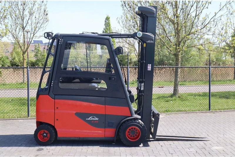 Linde E35 HL-01 | SIDESHIFT | POSITIONERS | LOW HOURS - Electric forklift: picture 4 Linde E35 HL-01 | SIDESHIFT | POSITIONERS | LOW HOURS - Electric forklift: picture 4