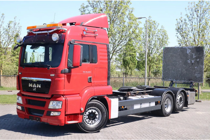 MAN TGS 26.360 | 6X2 | BDF | ONLY 80.000 KM! | EURO 5 - Container transporter/ Swap body truck: picture 1 MAN TGS 26.360 | 6X2 | BDF | ONLY 80.000 KM! | EURO 5 - Container transporter/ Swap body truck: picture 1