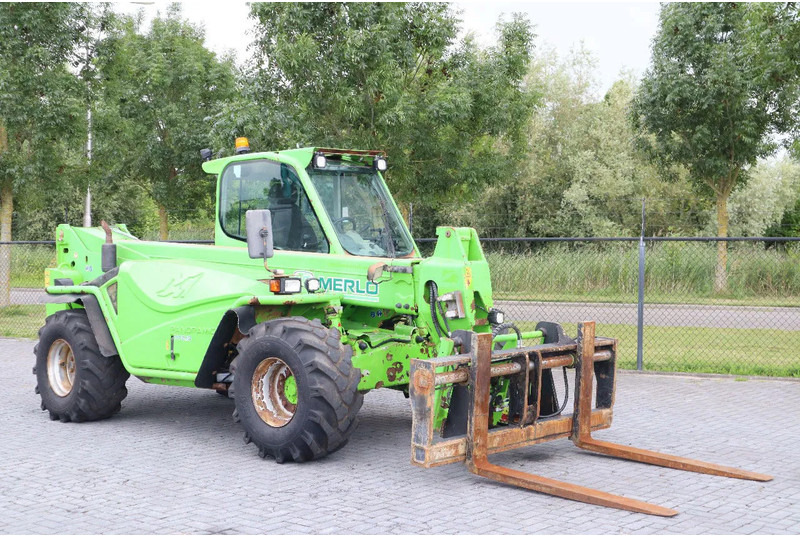 Merlo P72.10 | HYDR FORKS | 7.2 TON | 10 METER - Telescopic handler: picture 5 Merlo P72.10 | HYDR FORKS | 7.2 TON | 10 METER - Telescopic handler: picture 5