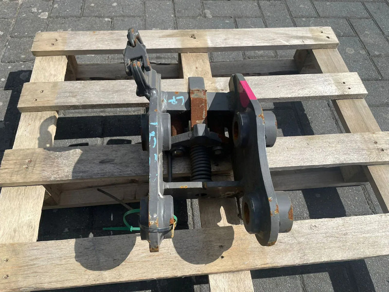 SMP S30 | HALF-AUTO QUICK COUPLER | SNELWISSEL | VOLVO EC18 - Quick coupler for Construction machinery: picture 4 SMP S30 | HALF-AUTO QUICK COUPLER | SNELWISSEL | VOLVO EC18 - Quick coupler for Construction machinery: picture 4