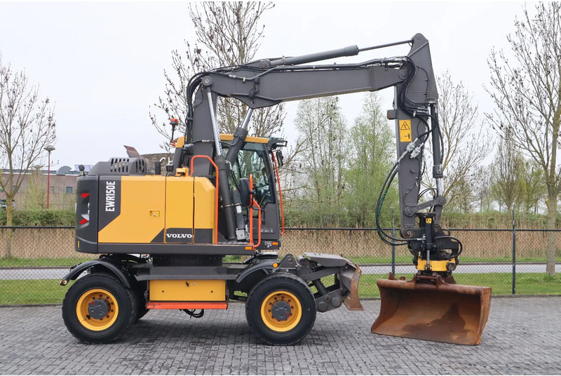 Volvo EWR 150 E | ROTOTILT | BUCKET | TRAILER HYDR - Wheel excavator: picture 4 Volvo EWR 150 E | ROTOTILT | BUCKET | TRAILER HYDR - Wheel excavator: picture 4