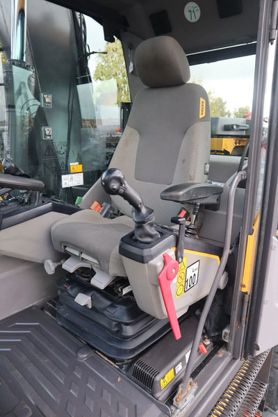 Wheel excavator Volvo EWR 150 E | ROTOTILT | BUCKET | TRAILER HYDR: picture 15