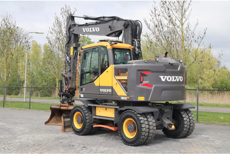 Volvo EWR 170 E | ROTOTILT | BUCKET | DOZERBLADE | TRAILER HYDR - Wheel excavator: picture 3 Volvo EWR 170 E | ROTOTILT | BUCKET | DOZERBLADE | TRAILER HYDR - Wheel excavator: picture 3