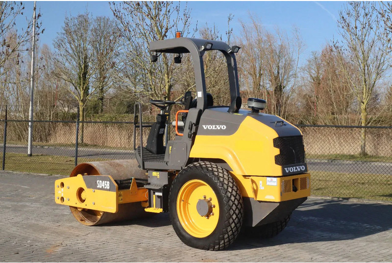 Volvo SD45B | GOOD CONDIITON | LOW HOURS - Roller: picture 3 Volvo SD45B | GOOD CONDIITON | LOW HOURS - Roller: picture 3