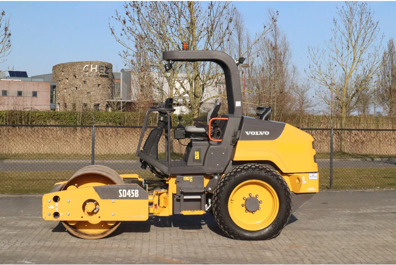 Volvo SD45B | GOOD CONDIITON | LOW HOURS - Roller: picture 1 Volvo SD45B | GOOD CONDIITON | LOW HOURS - Roller: picture 1