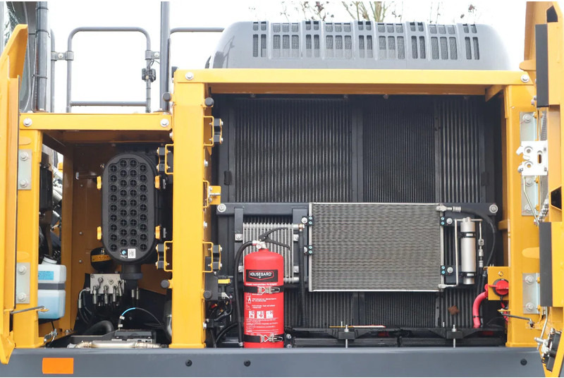 Crawler excavator XCMG XE300E | ROTOTILT R8 | CE | CUMMINS STAGE V | FULL OPTION: picture 15 Crawler excavator XCMG XE300E | ROTOTILT R8 | CE | CUMMINS STAGE V | FULL OPTION: picture 15