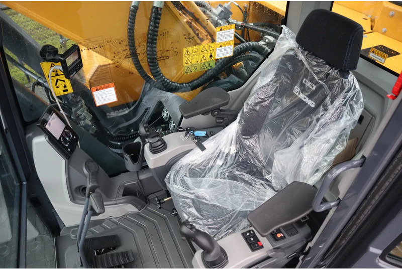 Crawler excavator XCMG XE300E | ROTOTILT R8 | CE | CUMMINS STAGE V | FULL OPTION: picture 17 Crawler excavator XCMG XE300E | ROTOTILT R8 | CE | CUMMINS STAGE V | FULL OPTION: picture 17