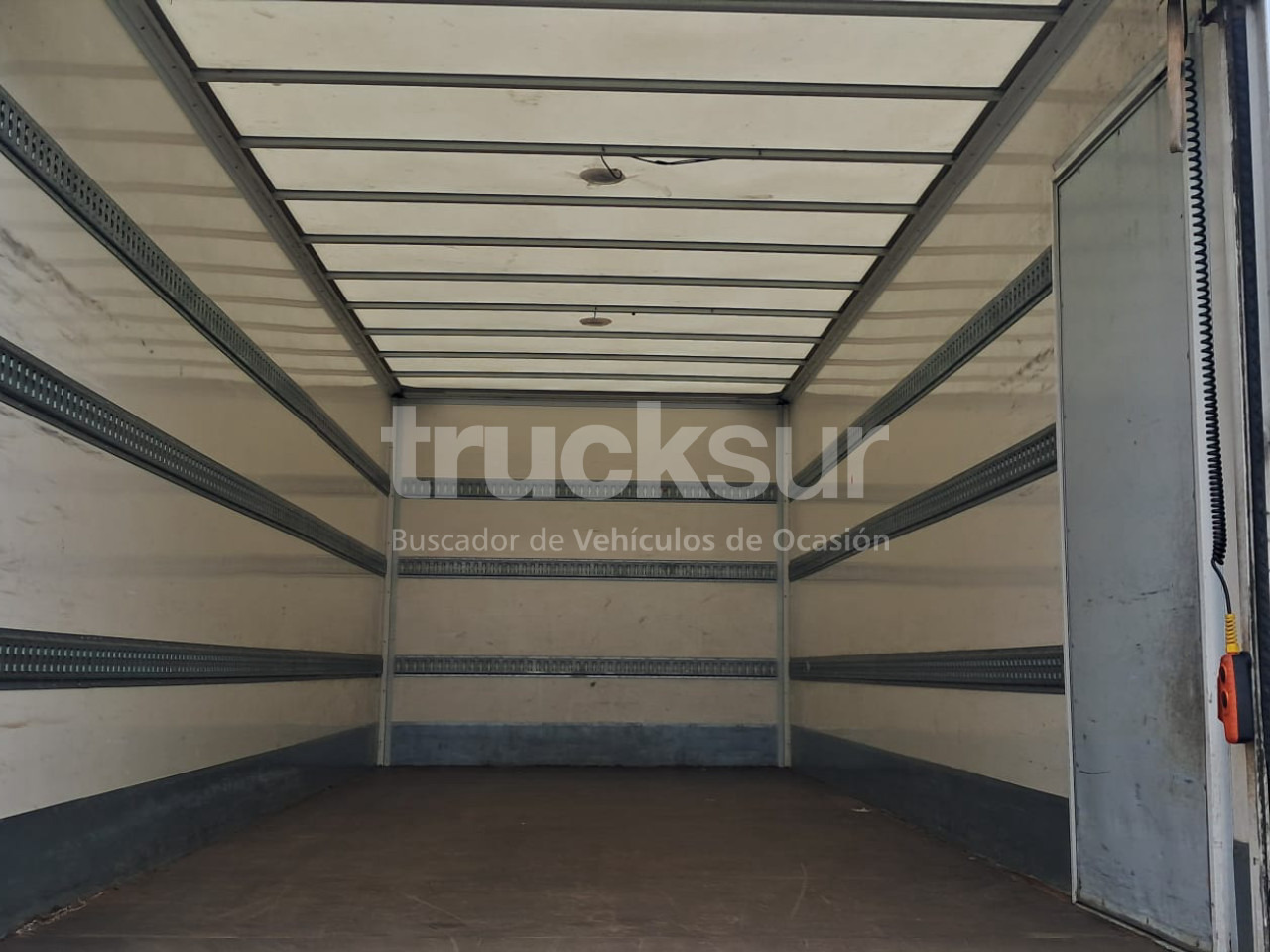 Box truck RENAULT D12.240: picture 8