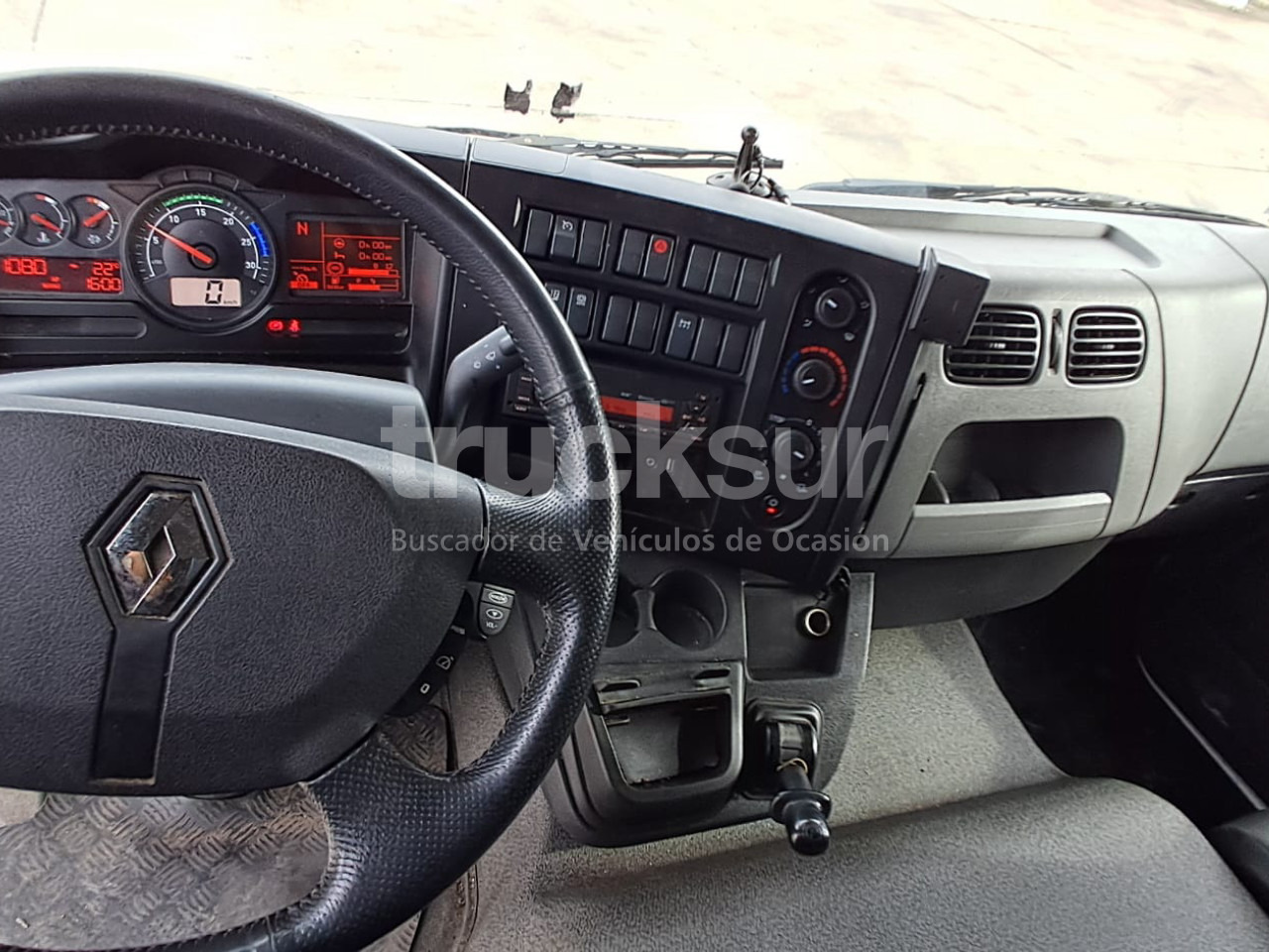 Box truck RENAULT D12.240: picture 19