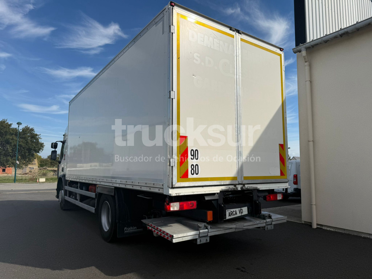 RENAULT D320.18 - Box truck: picture 3 RENAULT D320.18 - Box truck: picture 3
