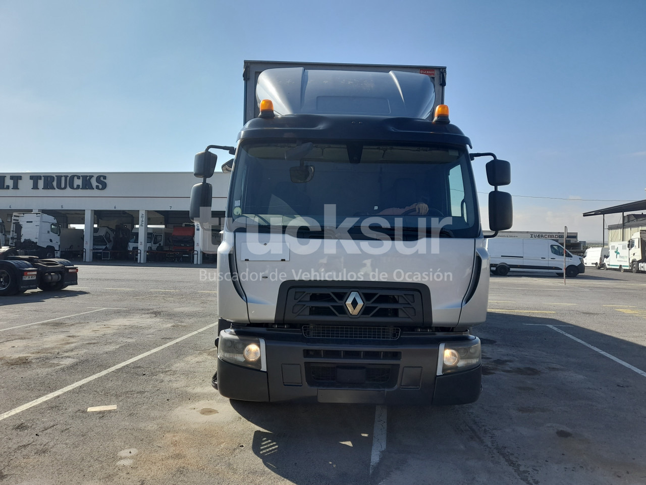 RENAULT D320.26 ejes 6x2*4 - Curtainsider truck: picture 3 RENAULT D320.26 ejes 6x2*4 - Curtainsider truck: picture 3