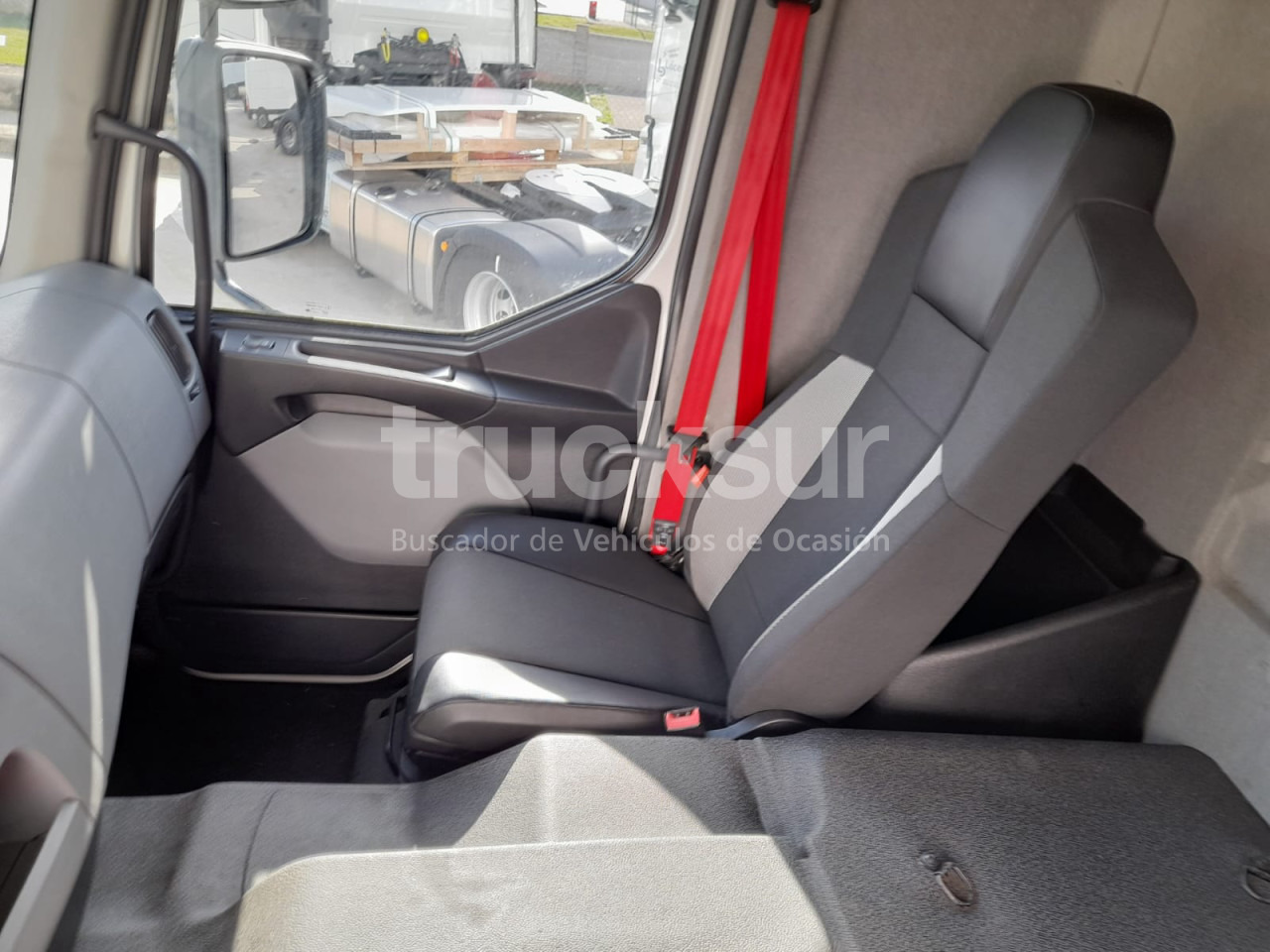 RENAULT D320 ejes 6x2*4 leasing RENAULT D320 ejes 6x2*4: picture 8