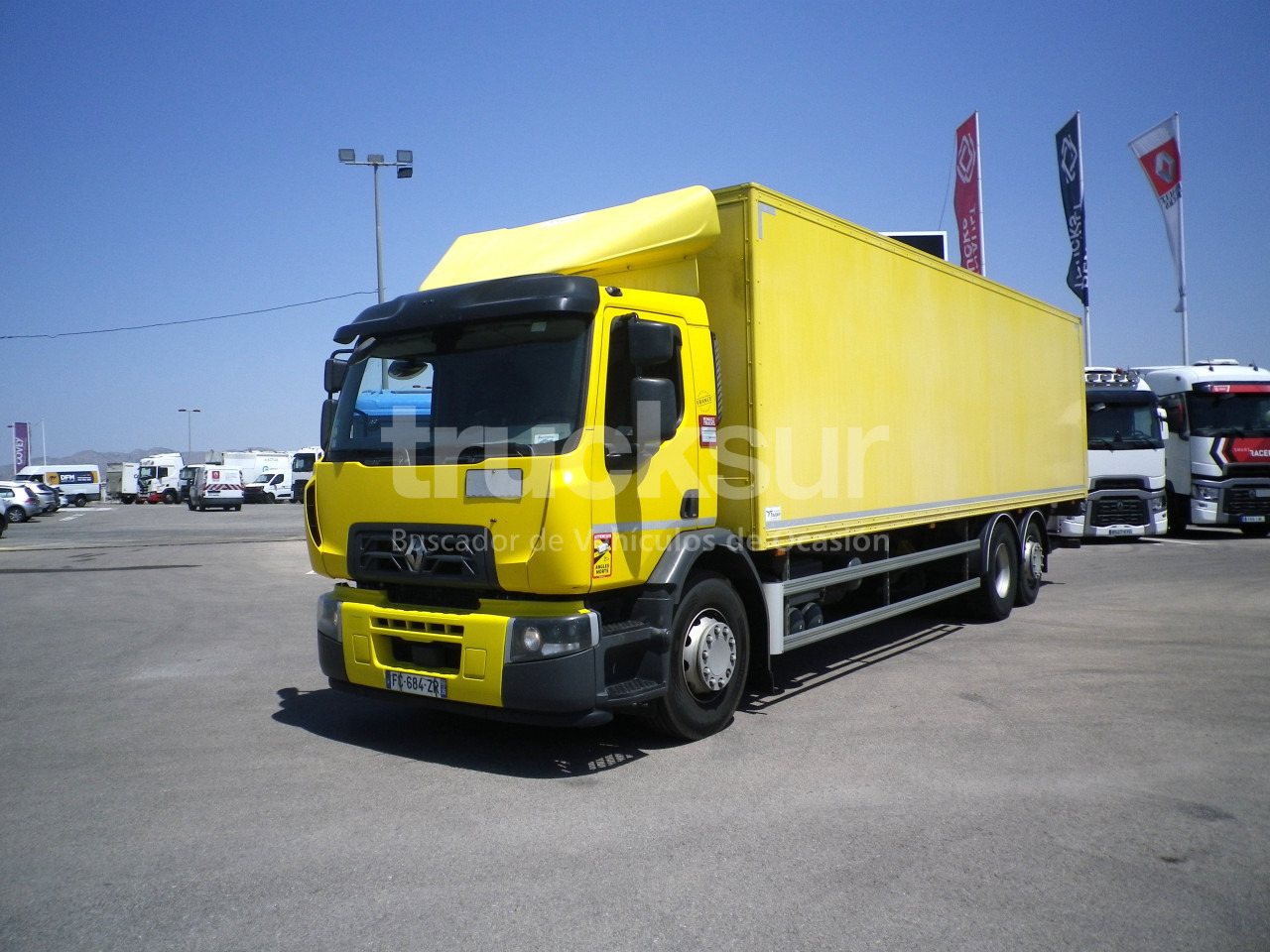 RENAULT D380.26 6X2*4 ejes 6x2*4 - Box truck: picture 1 RENAULT D380.26 6X2*4 ejes 6x2*4 - Box truck: picture 1