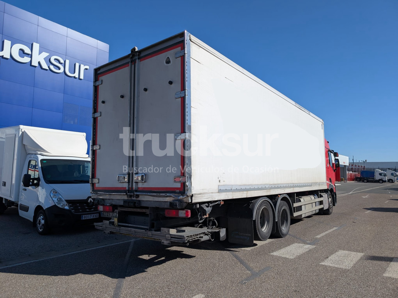 RENAULT T460 SLEEPER CAB - Refrigerator truck: picture 4 RENAULT T460 SLEEPER CAB - Refrigerator truck: picture 4